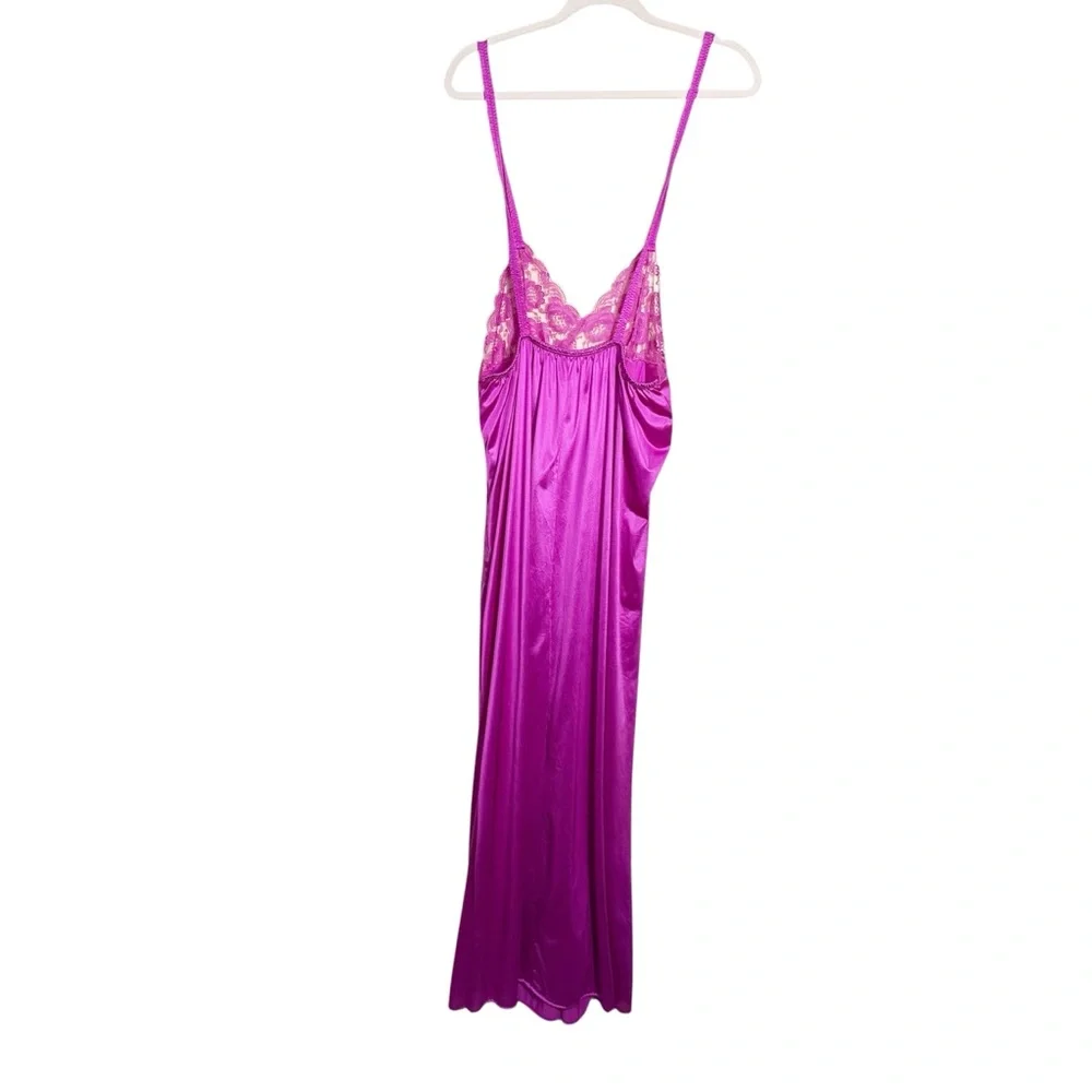 Vintage Lady Romance‎ Night Gown - Picture 4 of 6